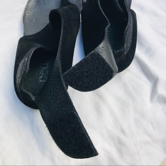 Pedro Garcia Jackie Black Suede Thong - Picture 8 of 8